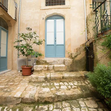 Dammusi Beneventano Apartment Scicli Exterior photo