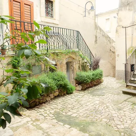 Dammusi Beneventano Apartment Scicli Exterior photo